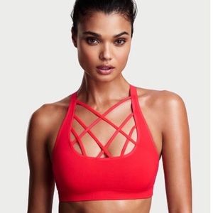Victoria Sports Seamless Strappy Sports Bra